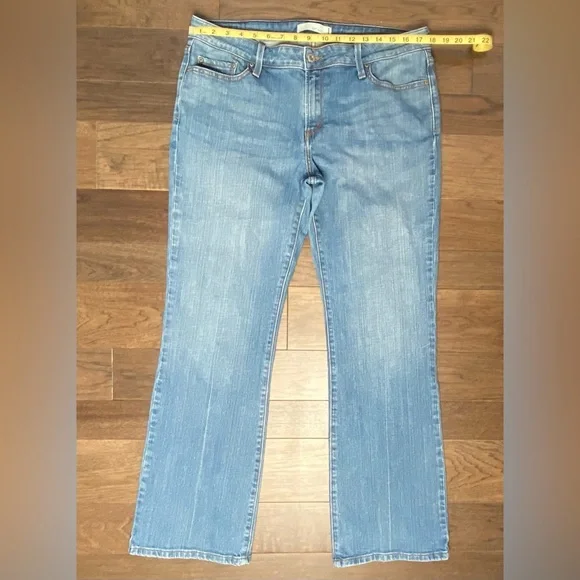 Levi's Low Boot Cut 545 Jeans Light Wash Size 14 Medium - Picture 9 of 14